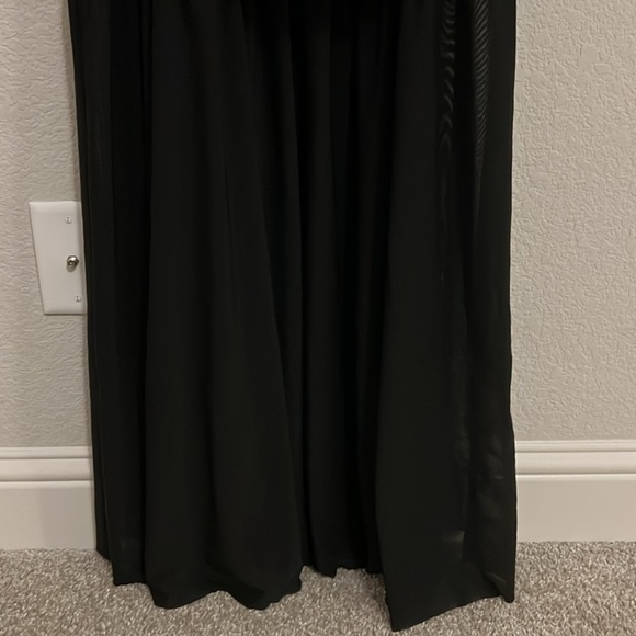 Elliatt Capra Dress - Picture 4 of 10